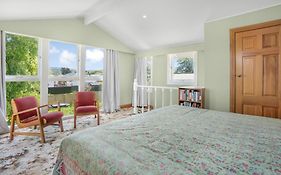Farley Avenue Turret & Lounge